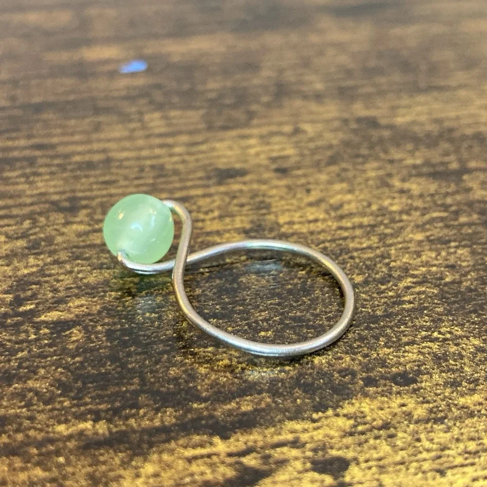 Wire Wrap Ring‎ Size 6.5 Light Green Bead Silver Tone Minimalist Freeform
